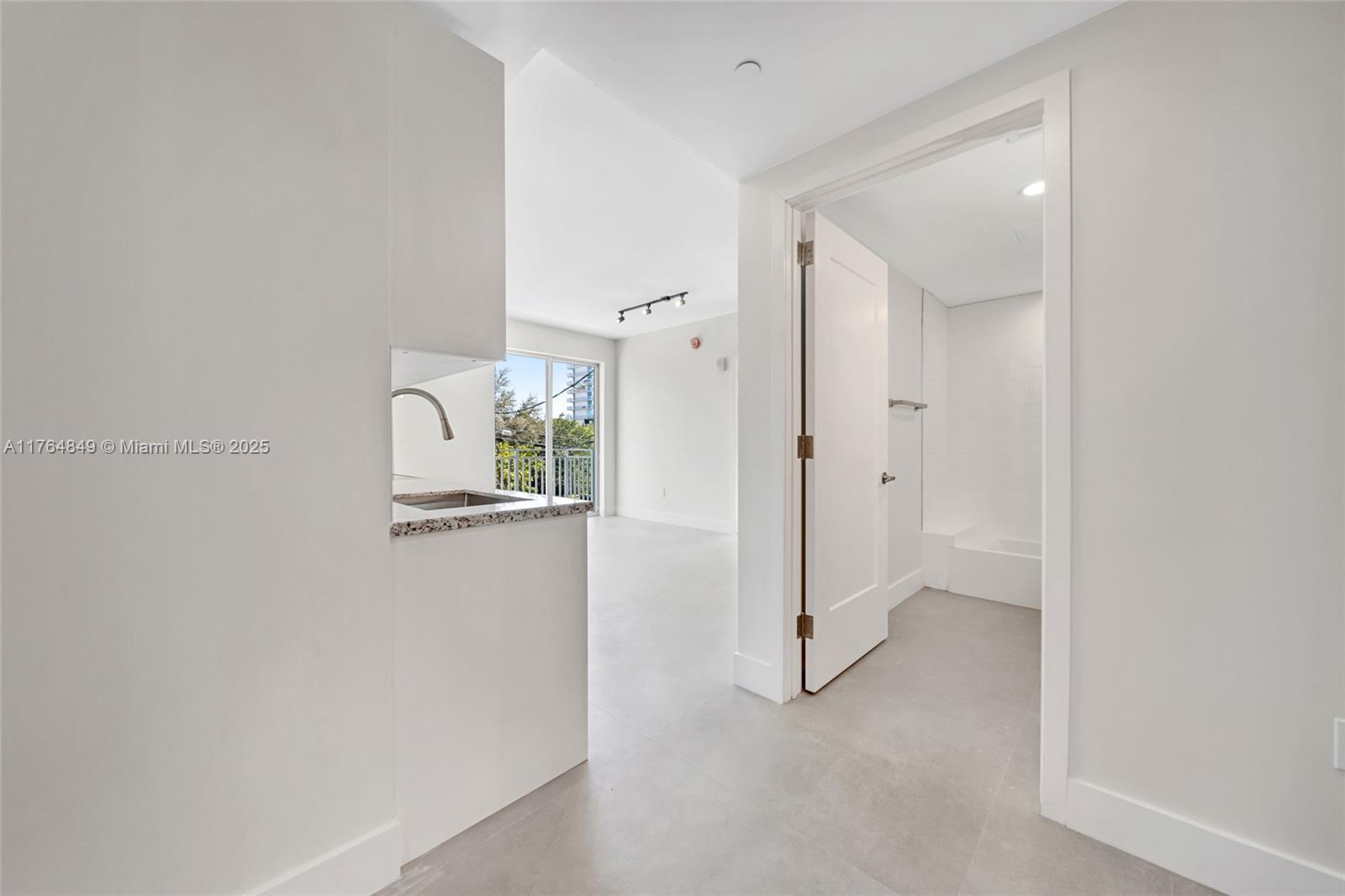 1536 NW 15th Ave # 206