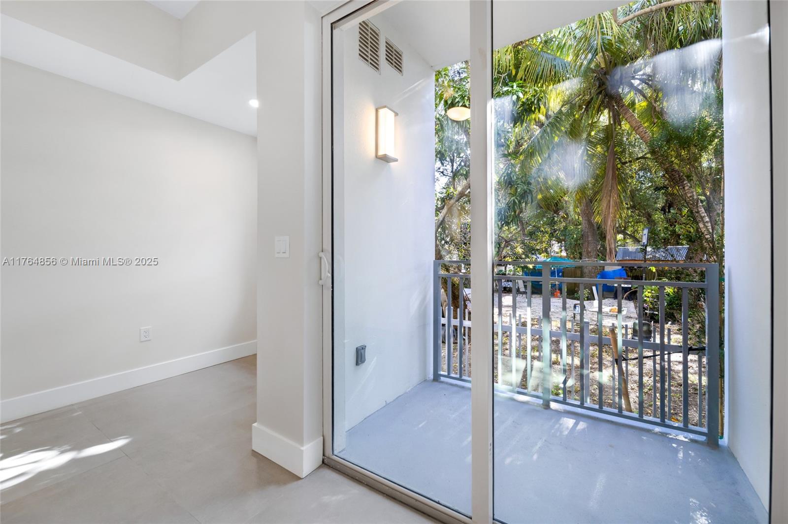 1536 NW 15th Ave # 102
