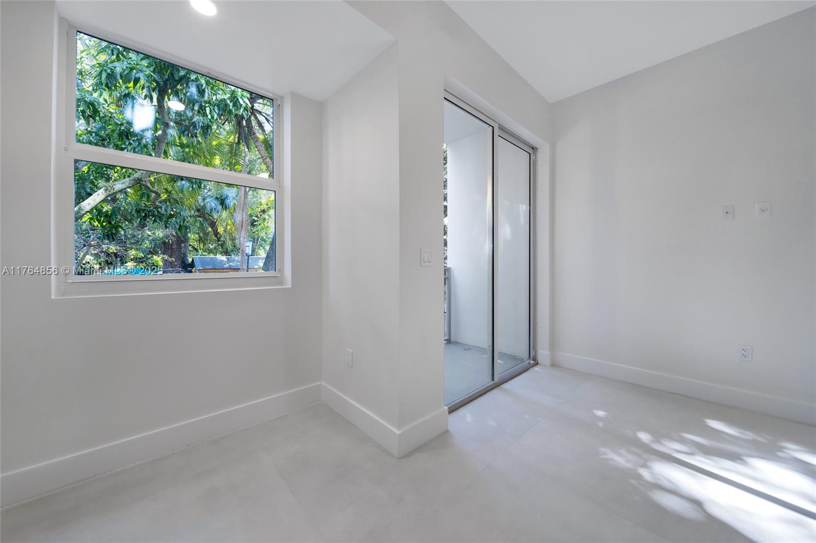 1536 NW 15th Ave # 102