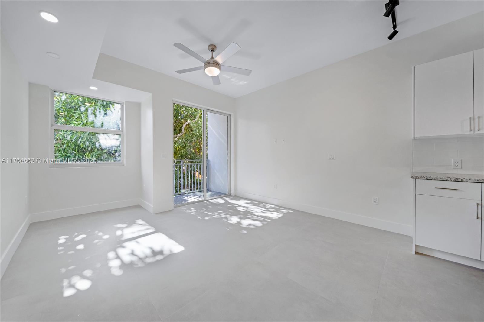 1536 NW 15th Ave # 203