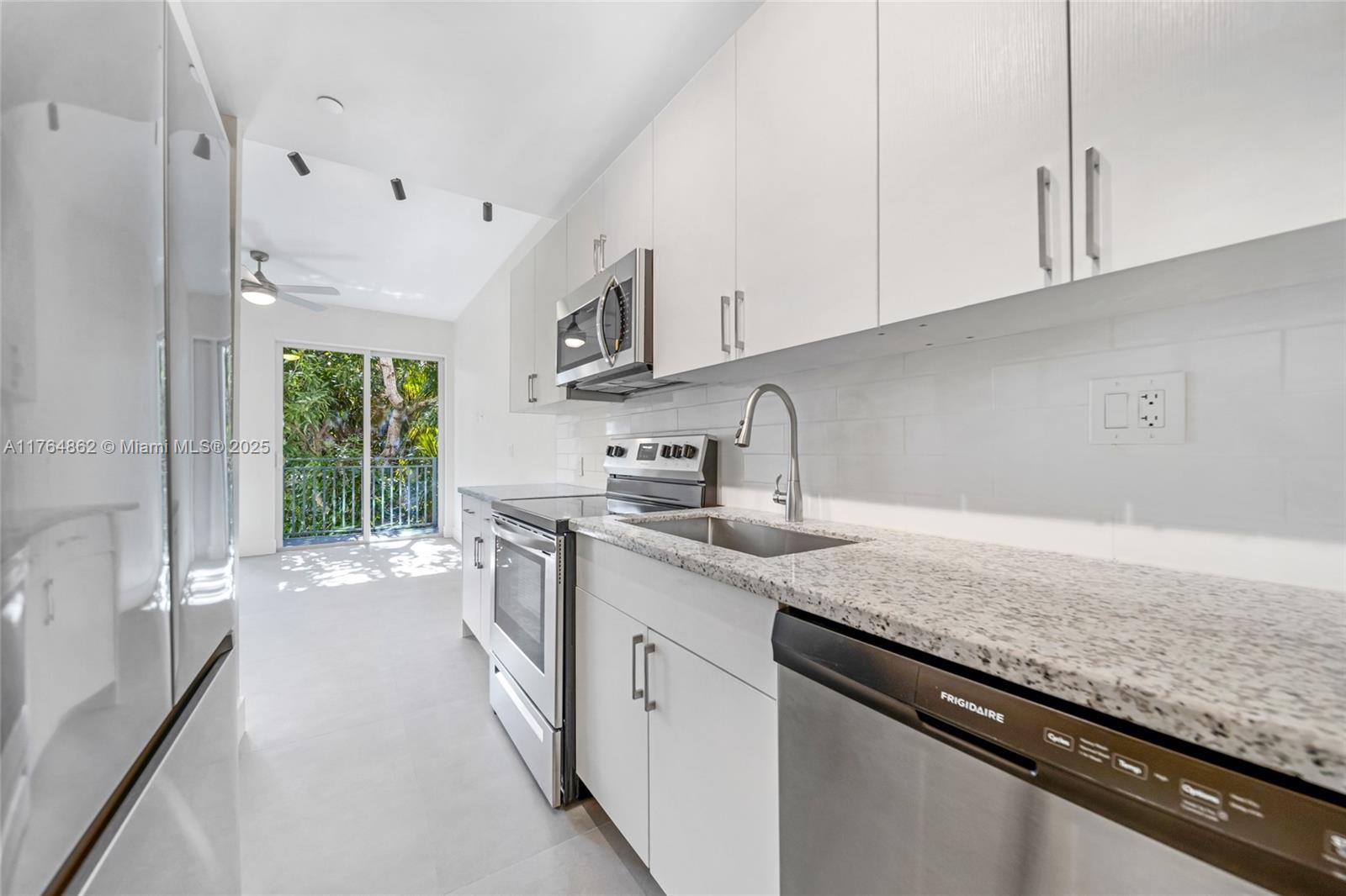 1536 NW 15th Ave # 203
