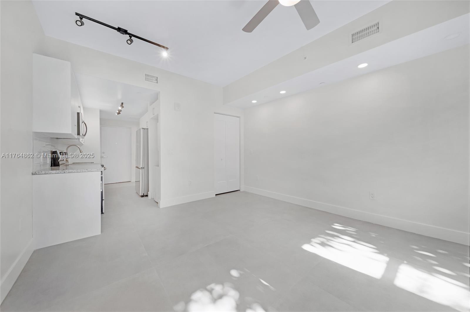 1536 NW 15th Ave # 203