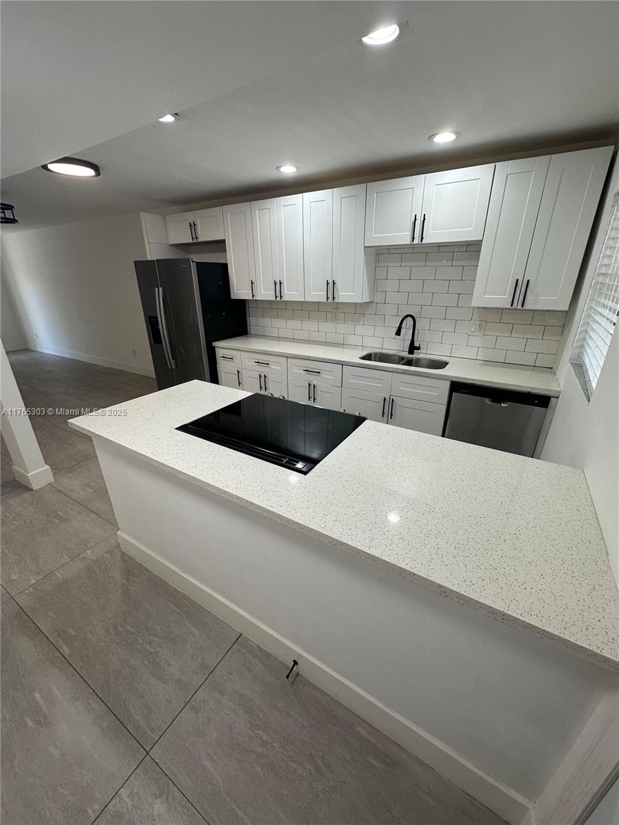 4111 Stirling Rd # 202