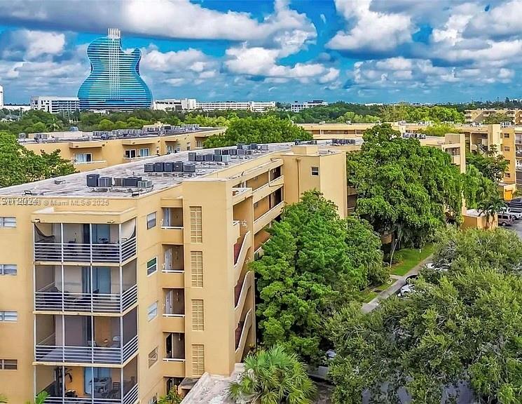 4111 Stirling Rd # 202