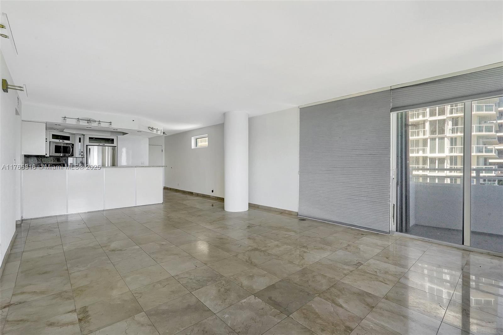 8911 Collins Ave # 605