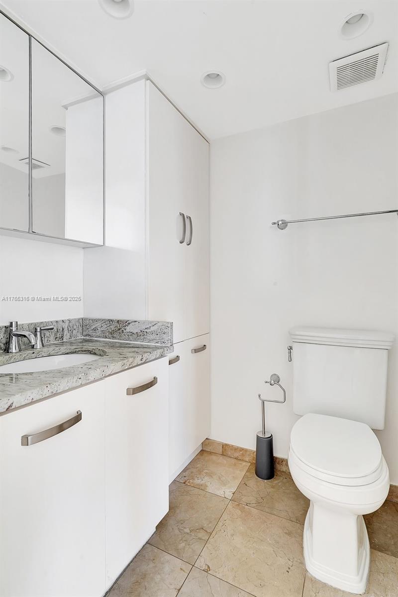 8911 Collins Ave # 605