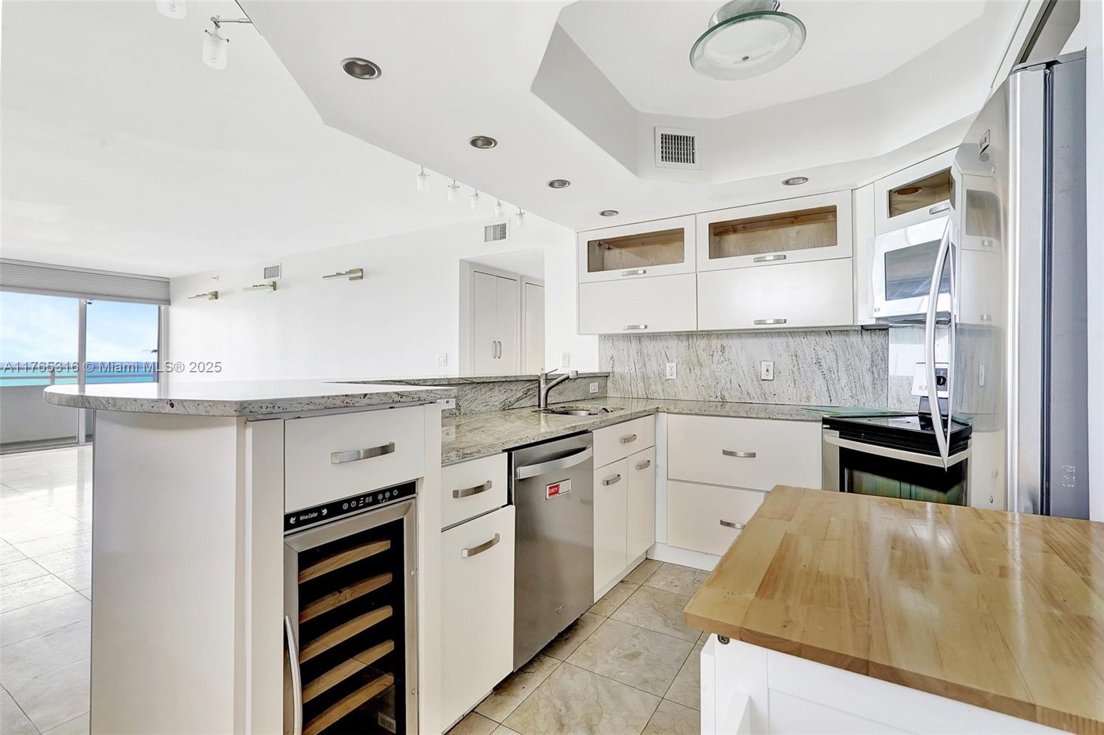 8911 Collins Ave # 605