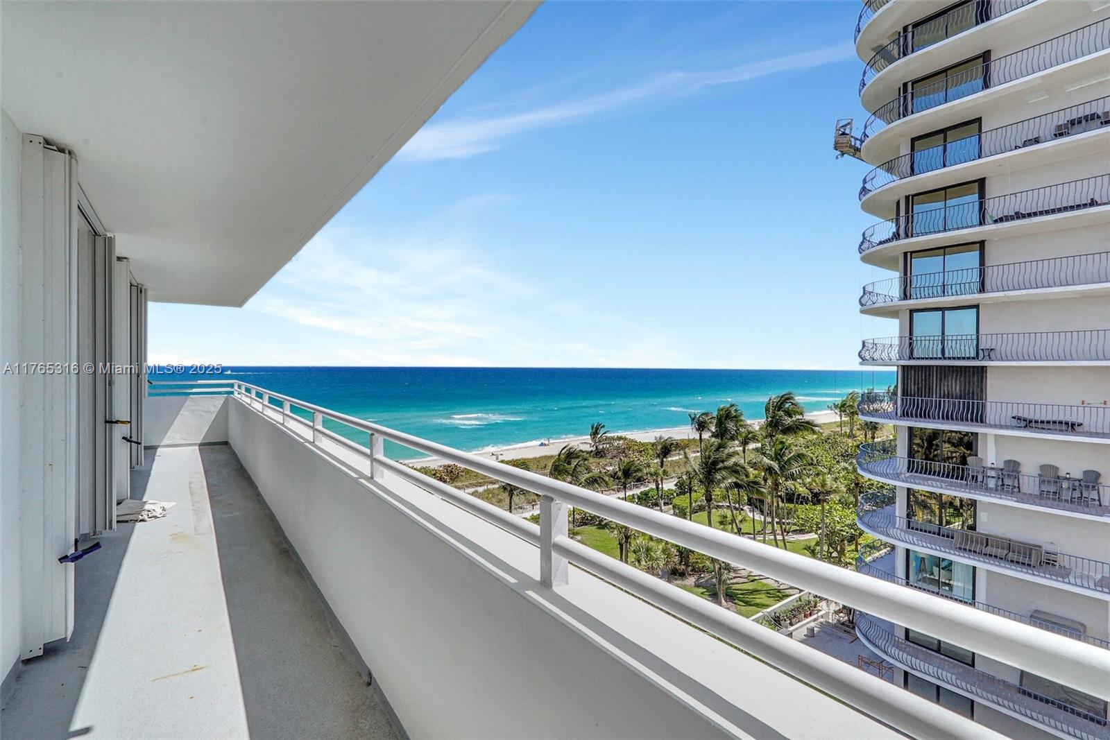 8911 Collins Ave # 605