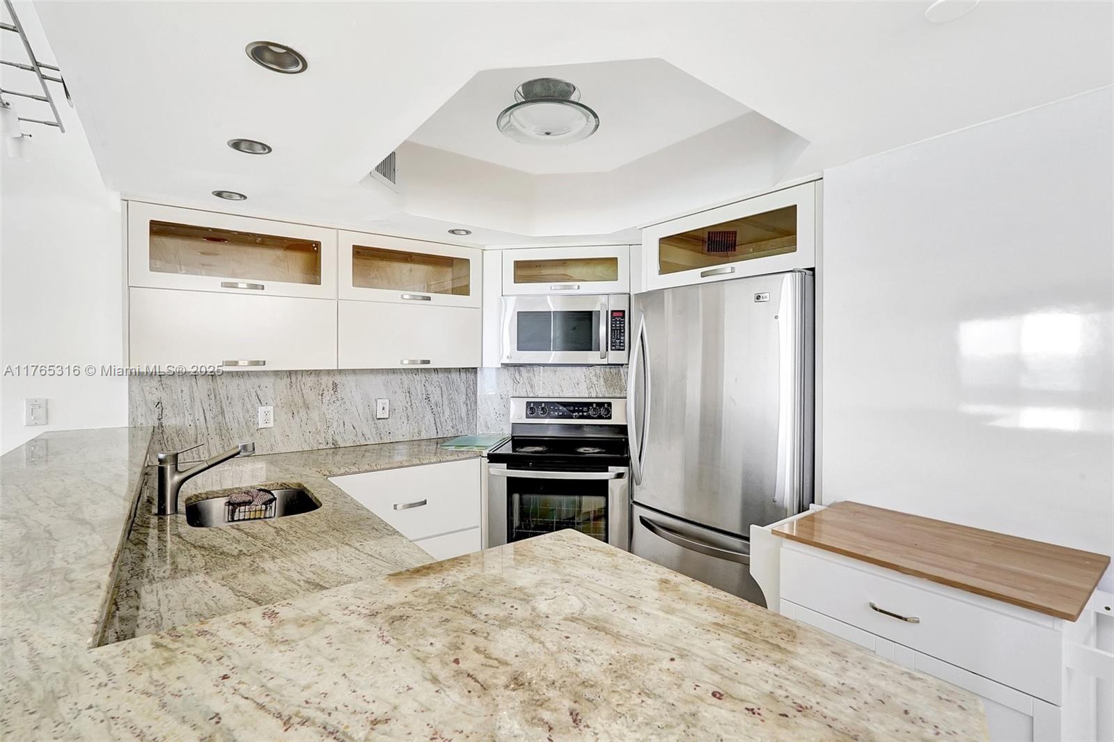 8911 Collins Ave # 605