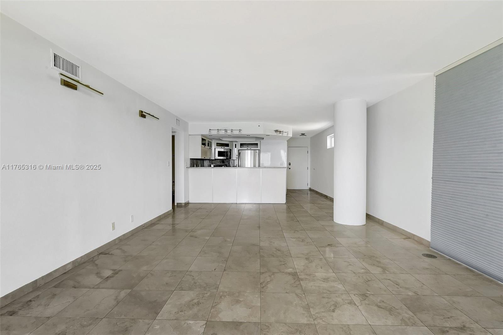 8911 Collins Ave # 605