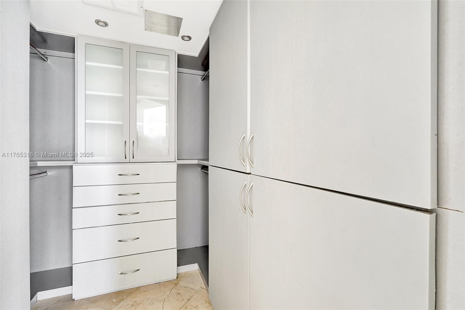 8911 Collins Ave # 605