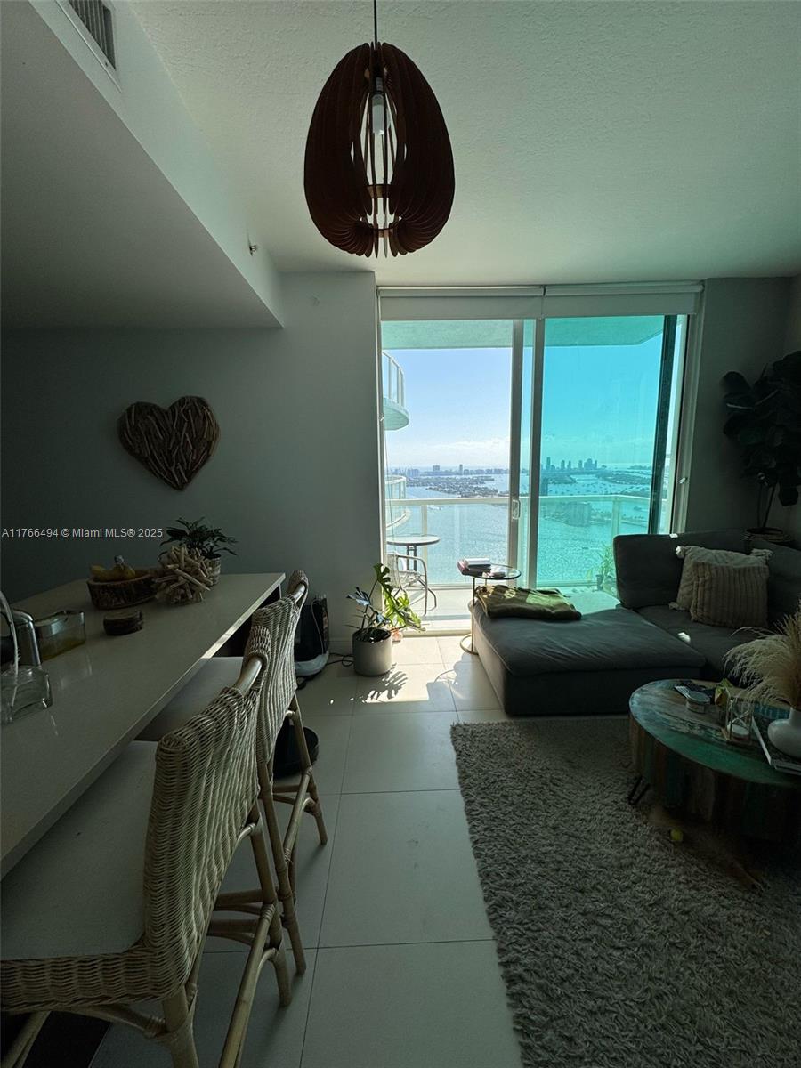 1900 N Bayshore Dr # 3903