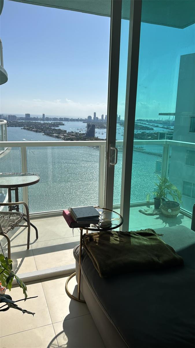 1900 N Bayshore Dr # 3903