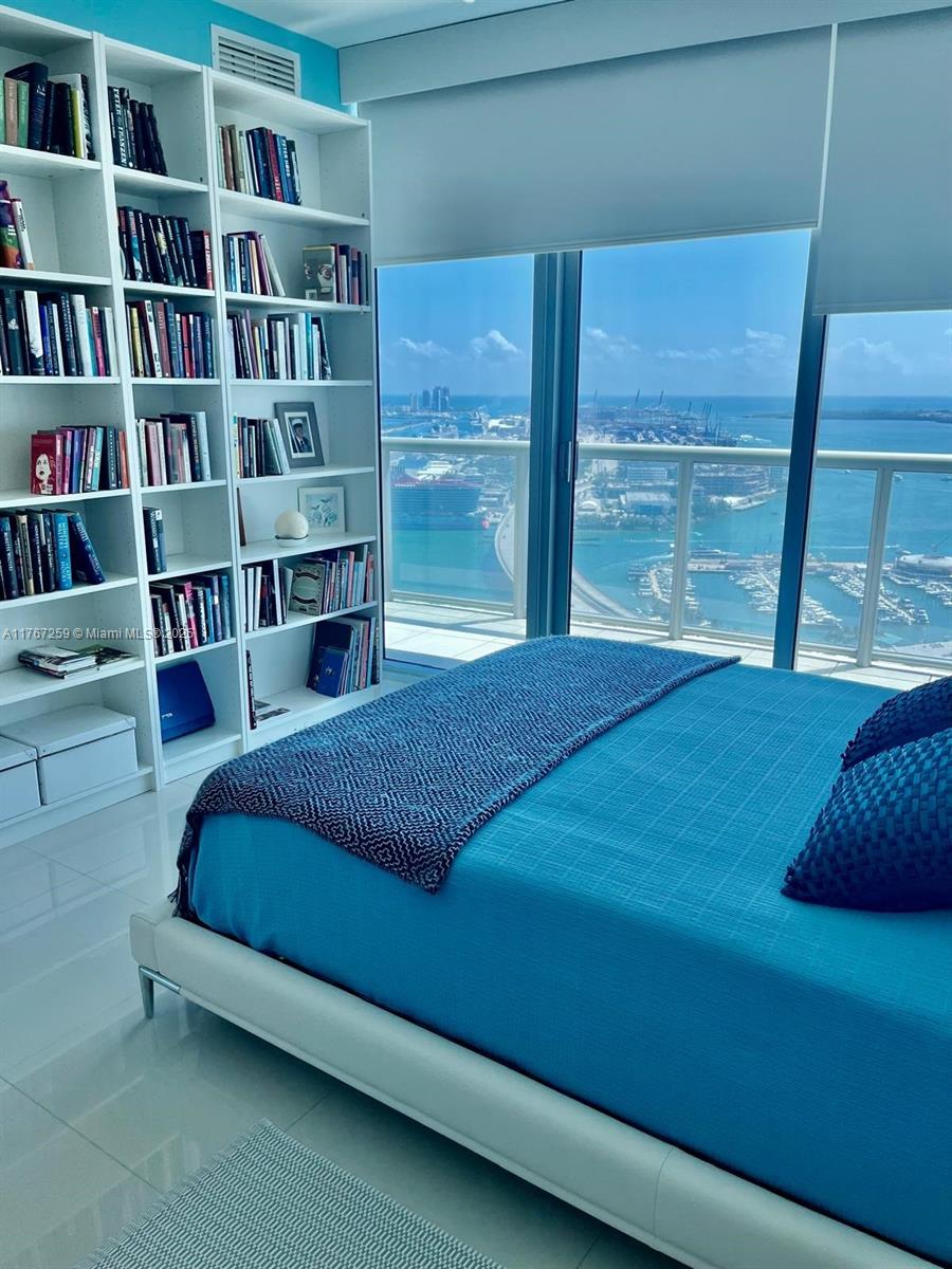 888 Biscayne Blvd # 4306