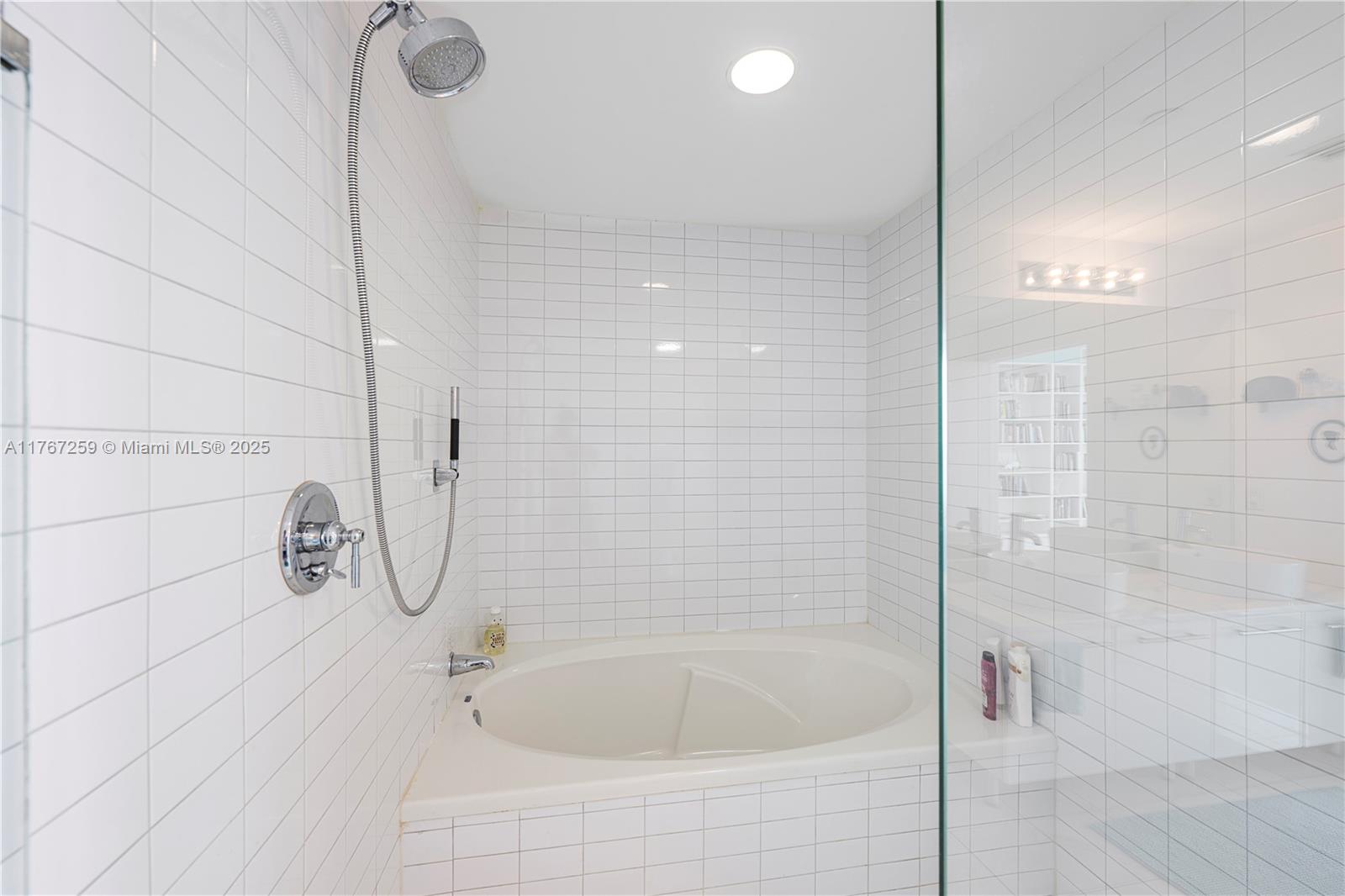 888 Biscayne Blvd # 4306
