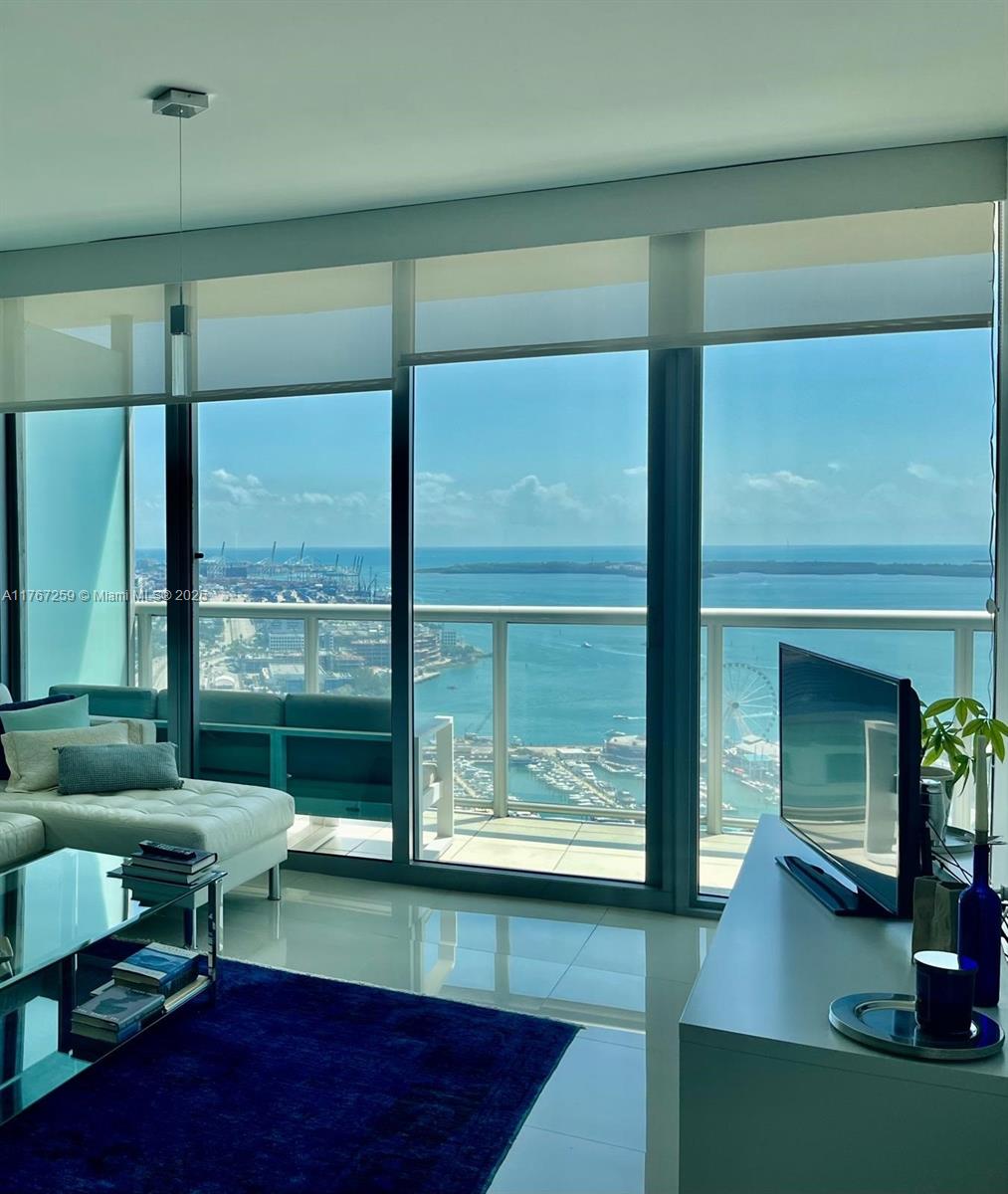 888 Biscayne Blvd # 4306