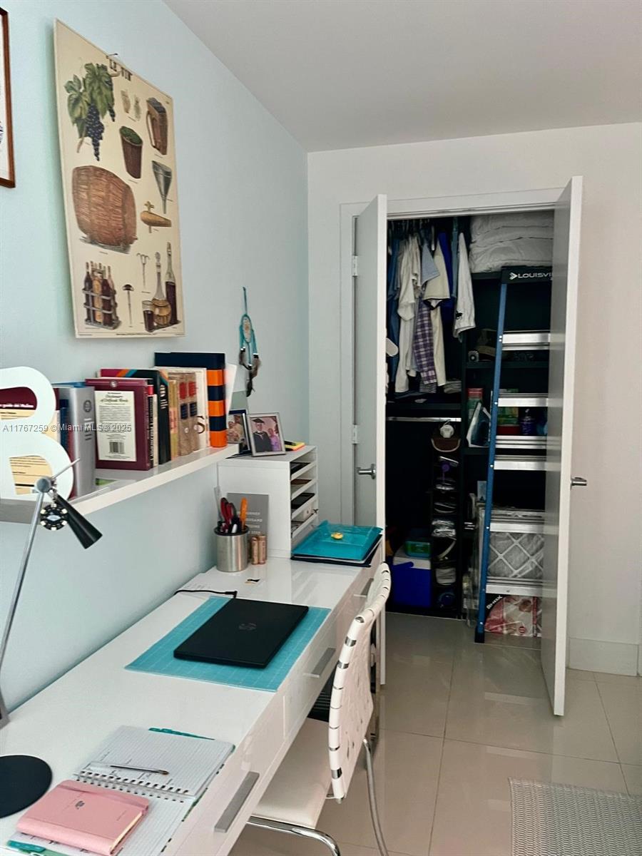 888 Biscayne Blvd # 4306