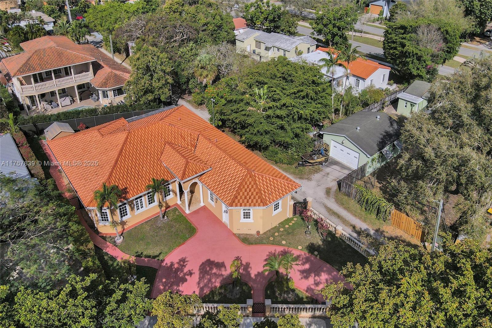 450 Esplanade Dr