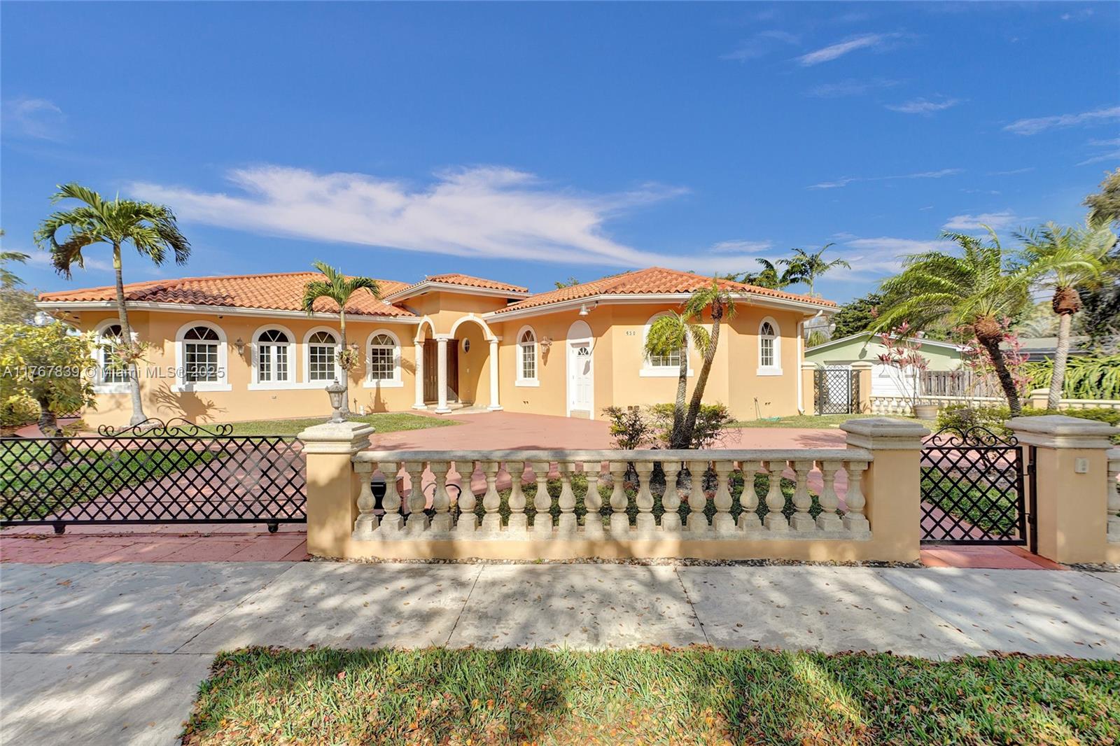 450 Esplanade Dr