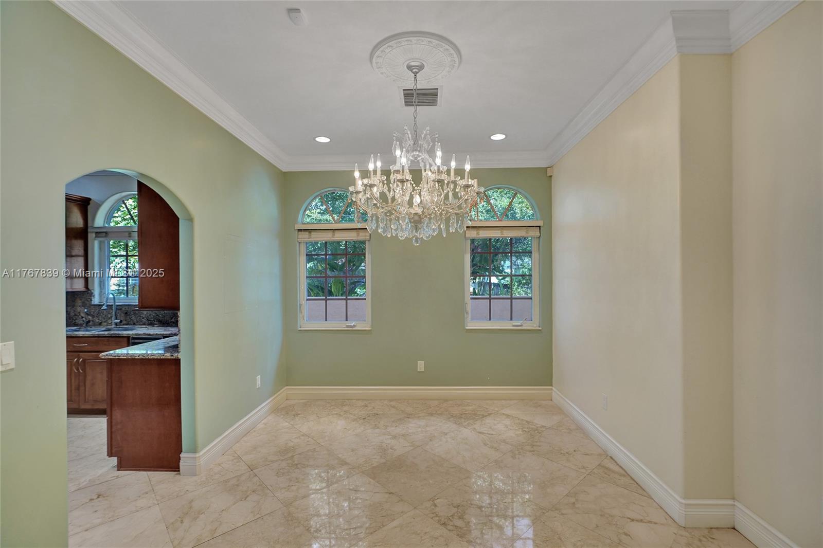 450 Esplanade Dr