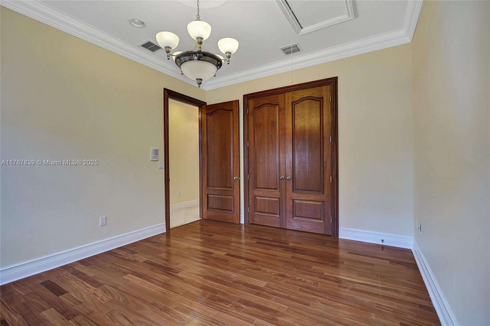 450 Esplanade Dr