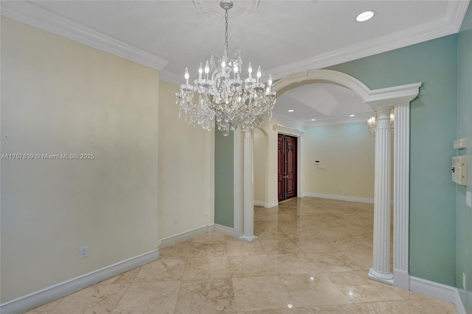 450 Esplanade Dr