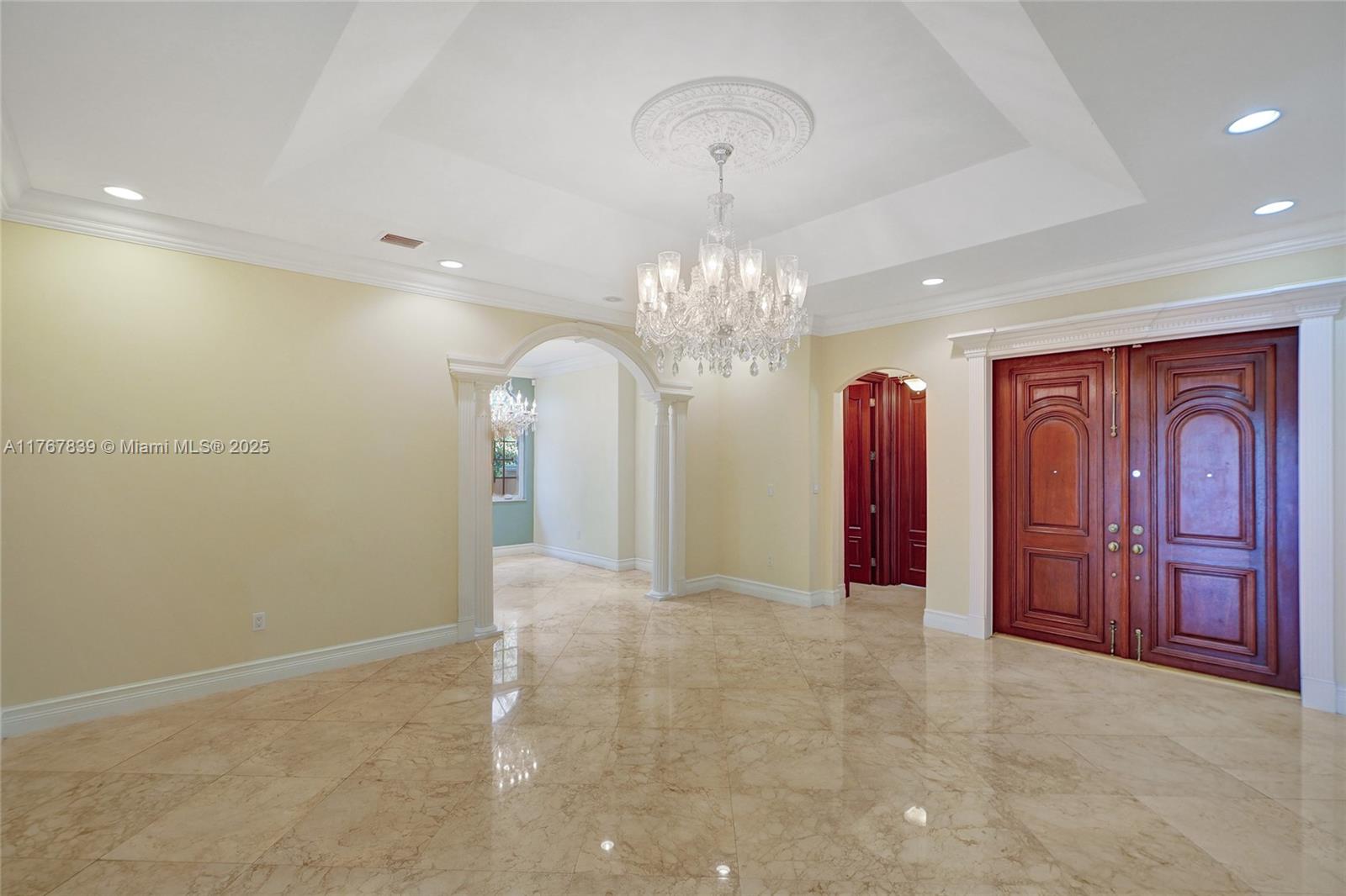 450 Esplanade Dr