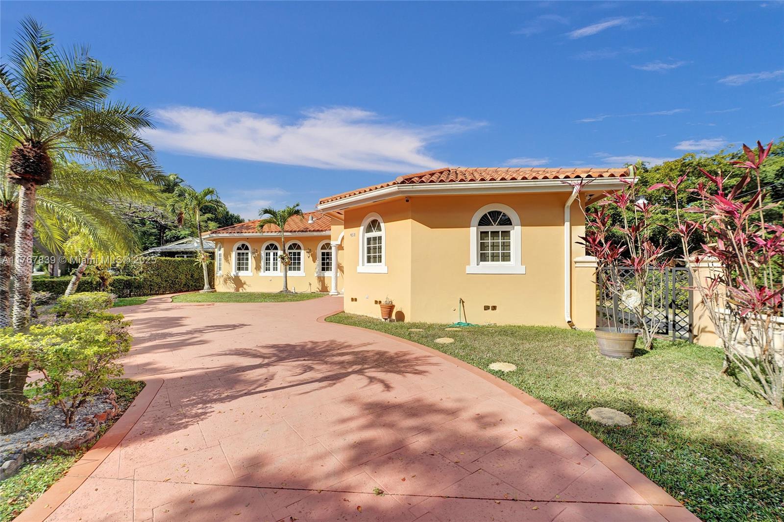 450 Esplanade Dr