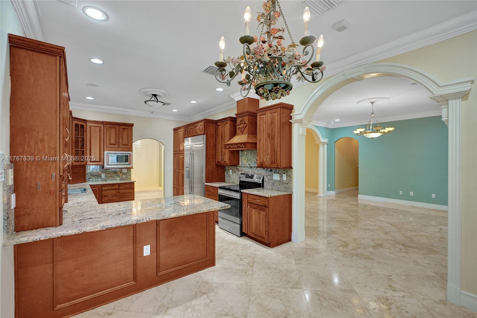 450 Esplanade Dr