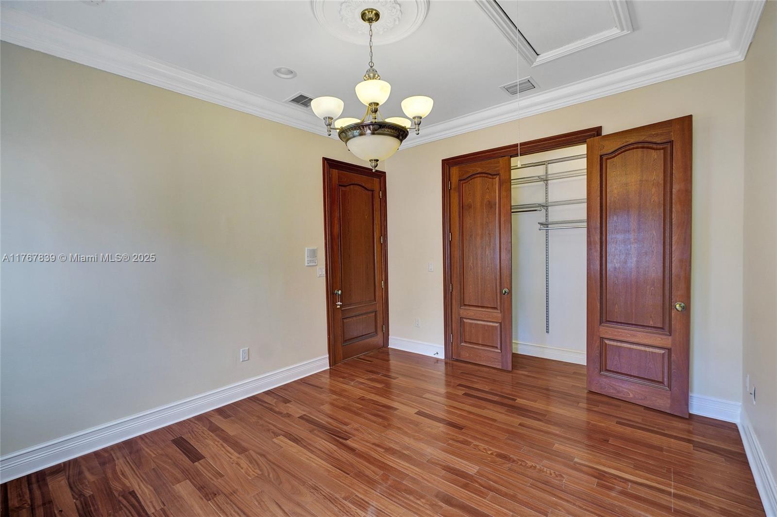 450 Esplanade Dr