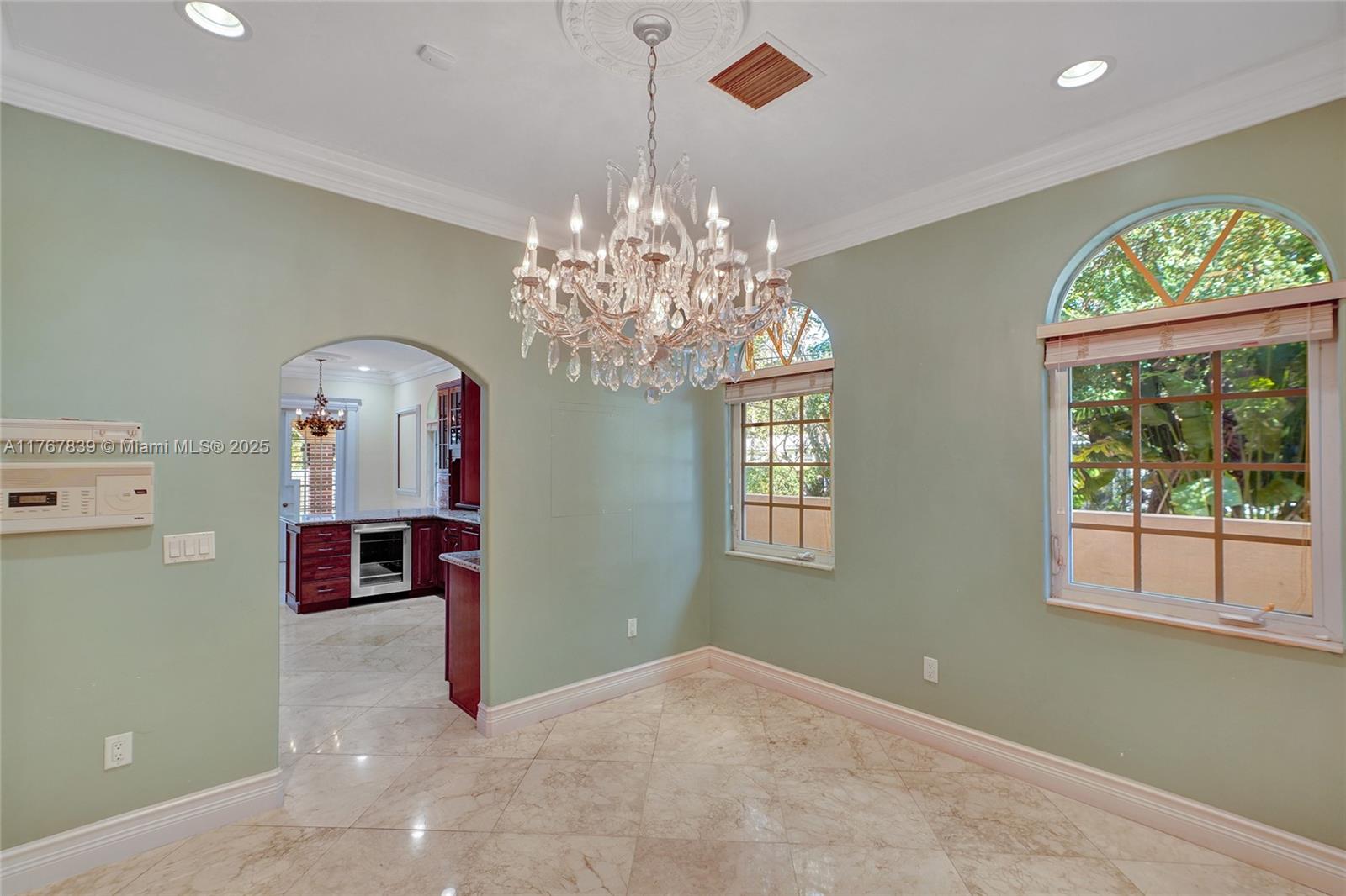 450 Esplanade Dr