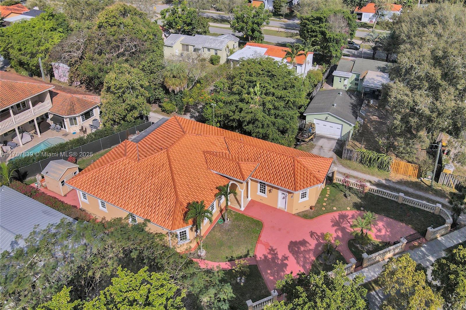 450 Esplanade Dr