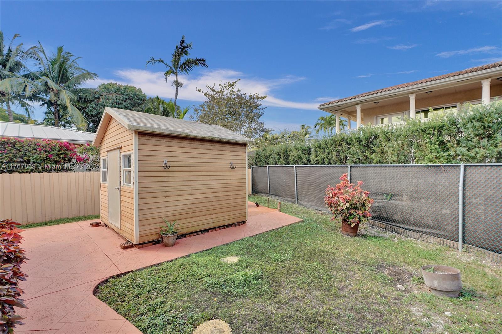 450 Esplanade Dr