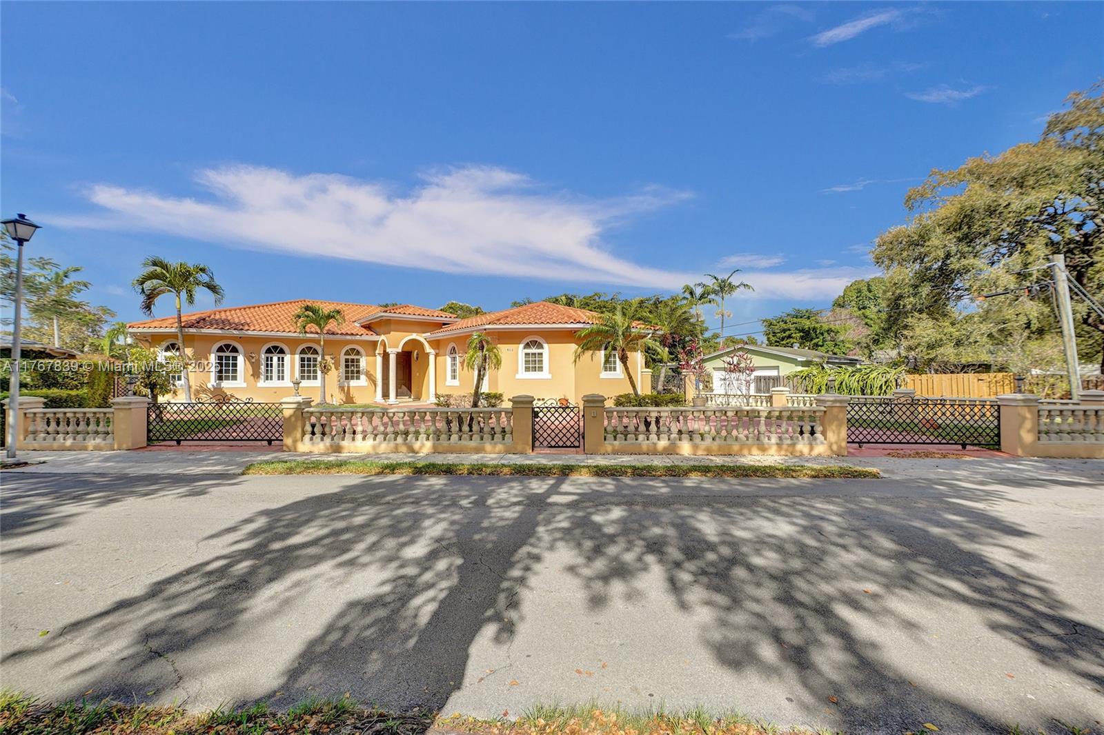 450 Esplanade Dr