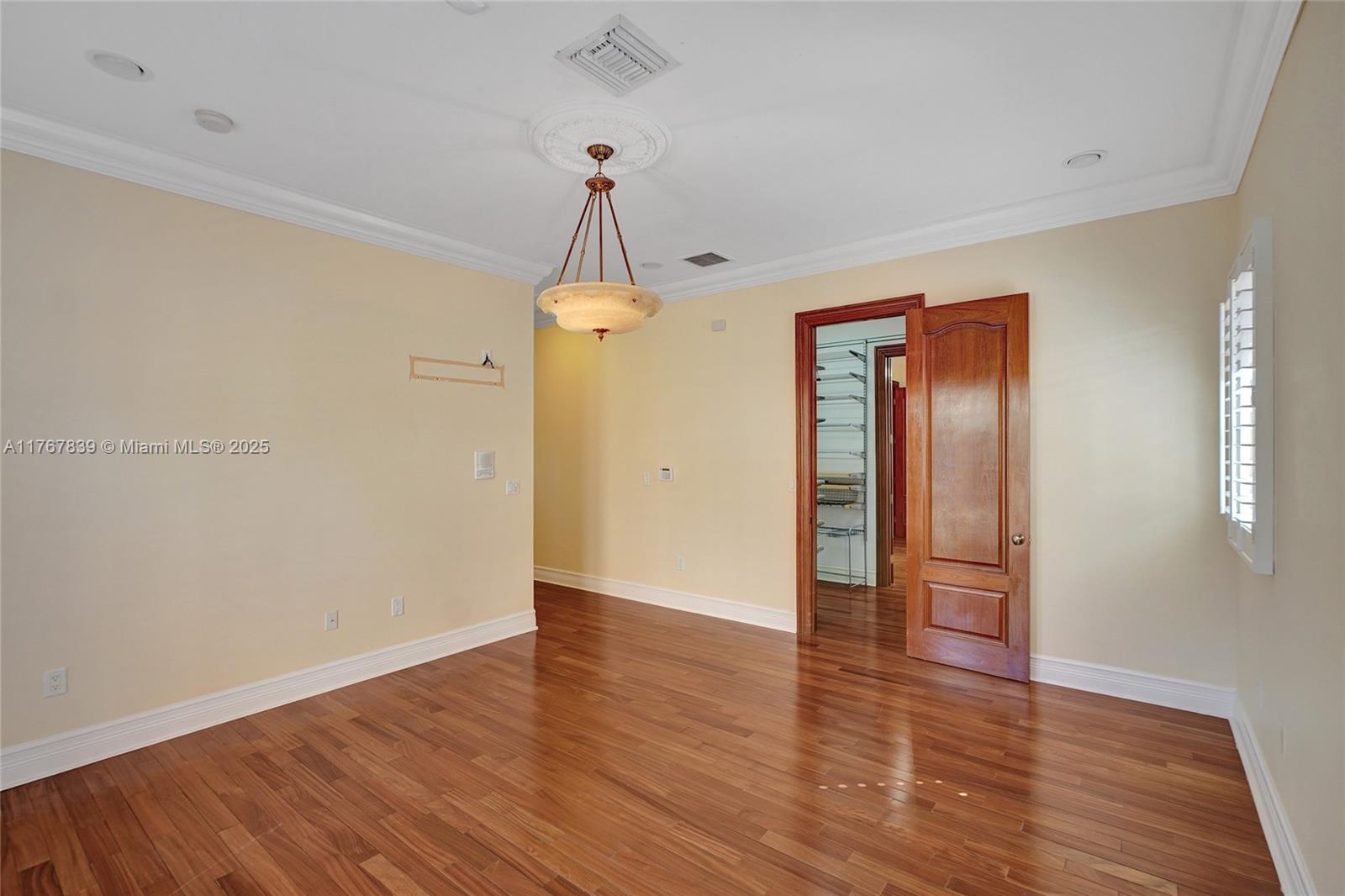 450 Esplanade Dr