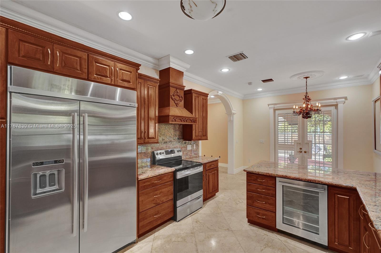 450 Esplanade Dr