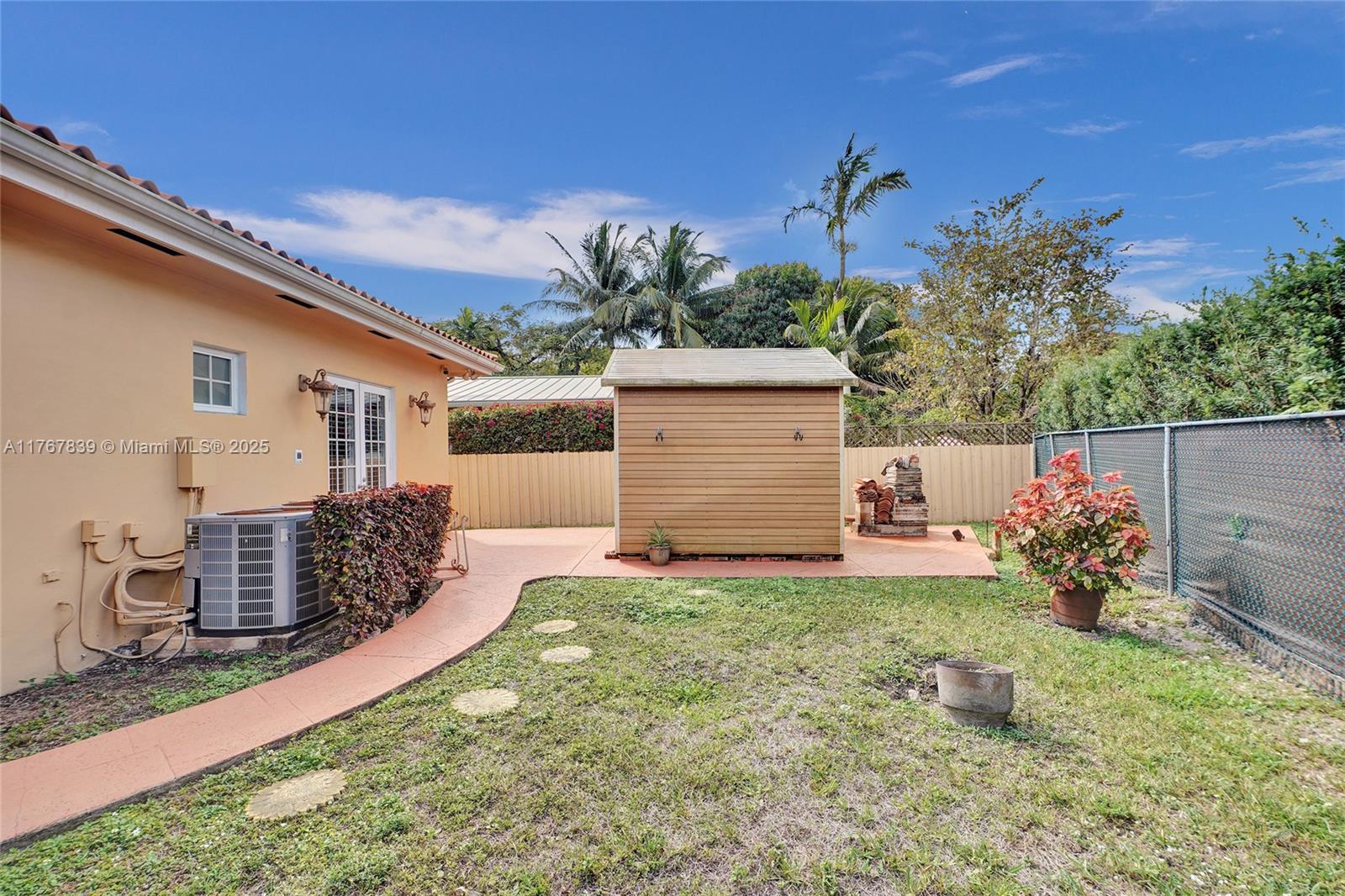 450 Esplanade Dr