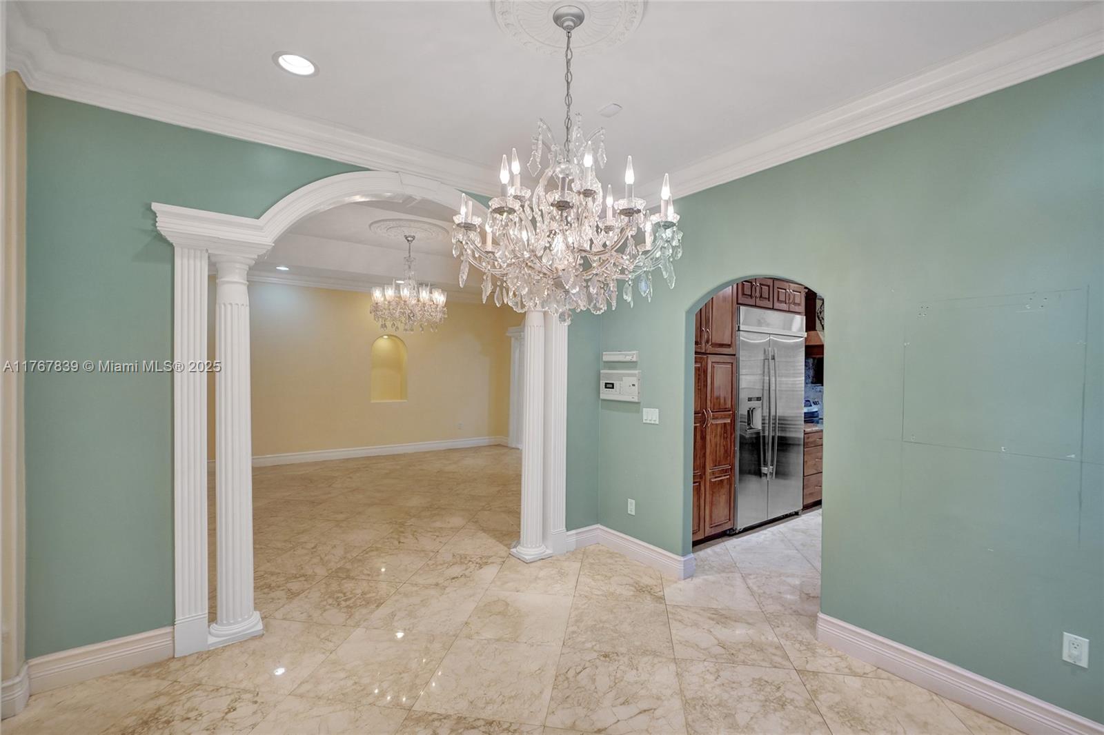 450 Esplanade Dr