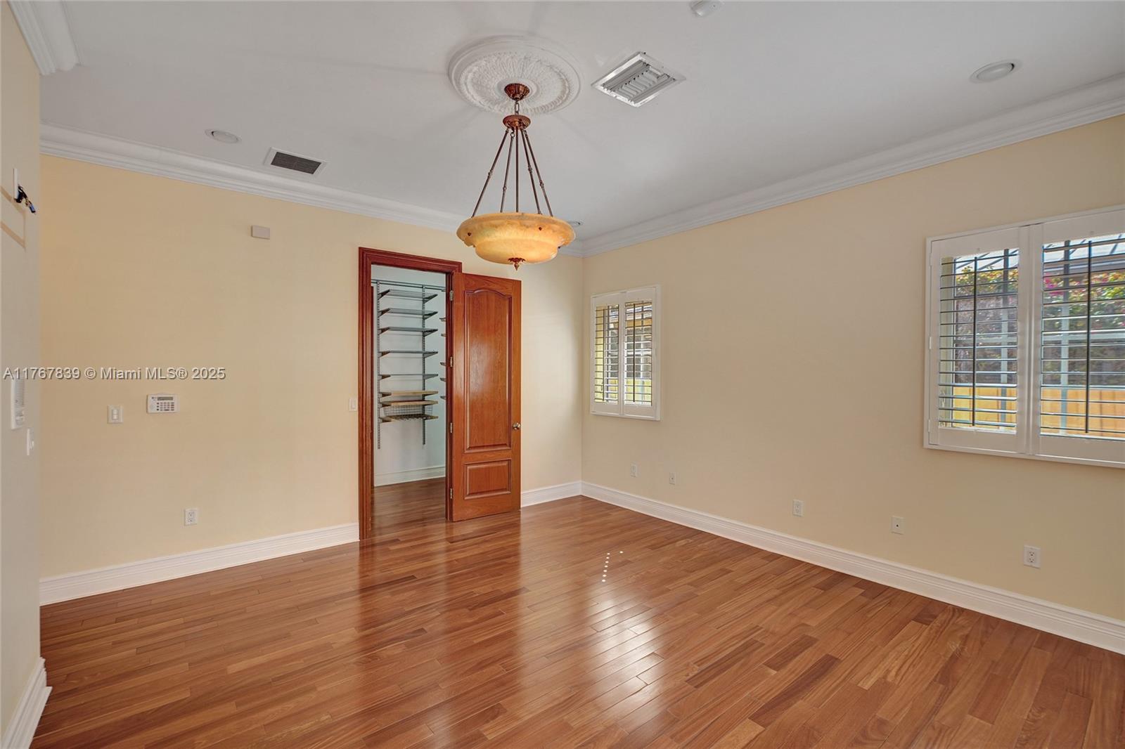 450 Esplanade Dr
