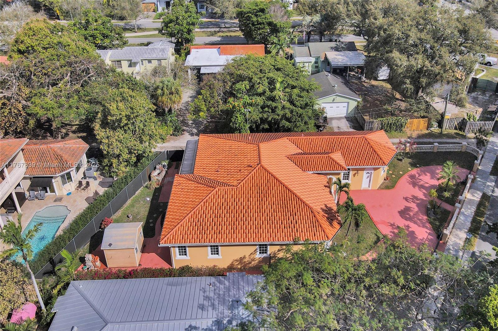 450 Esplanade Dr