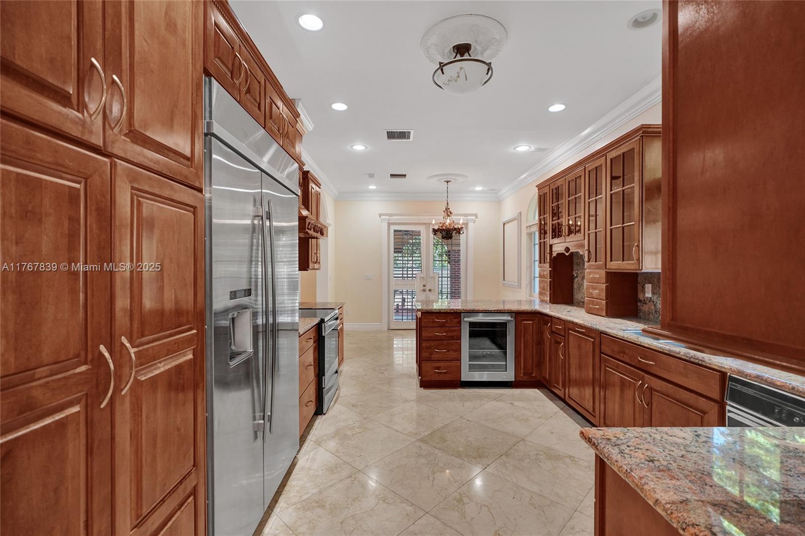 450 Esplanade Dr