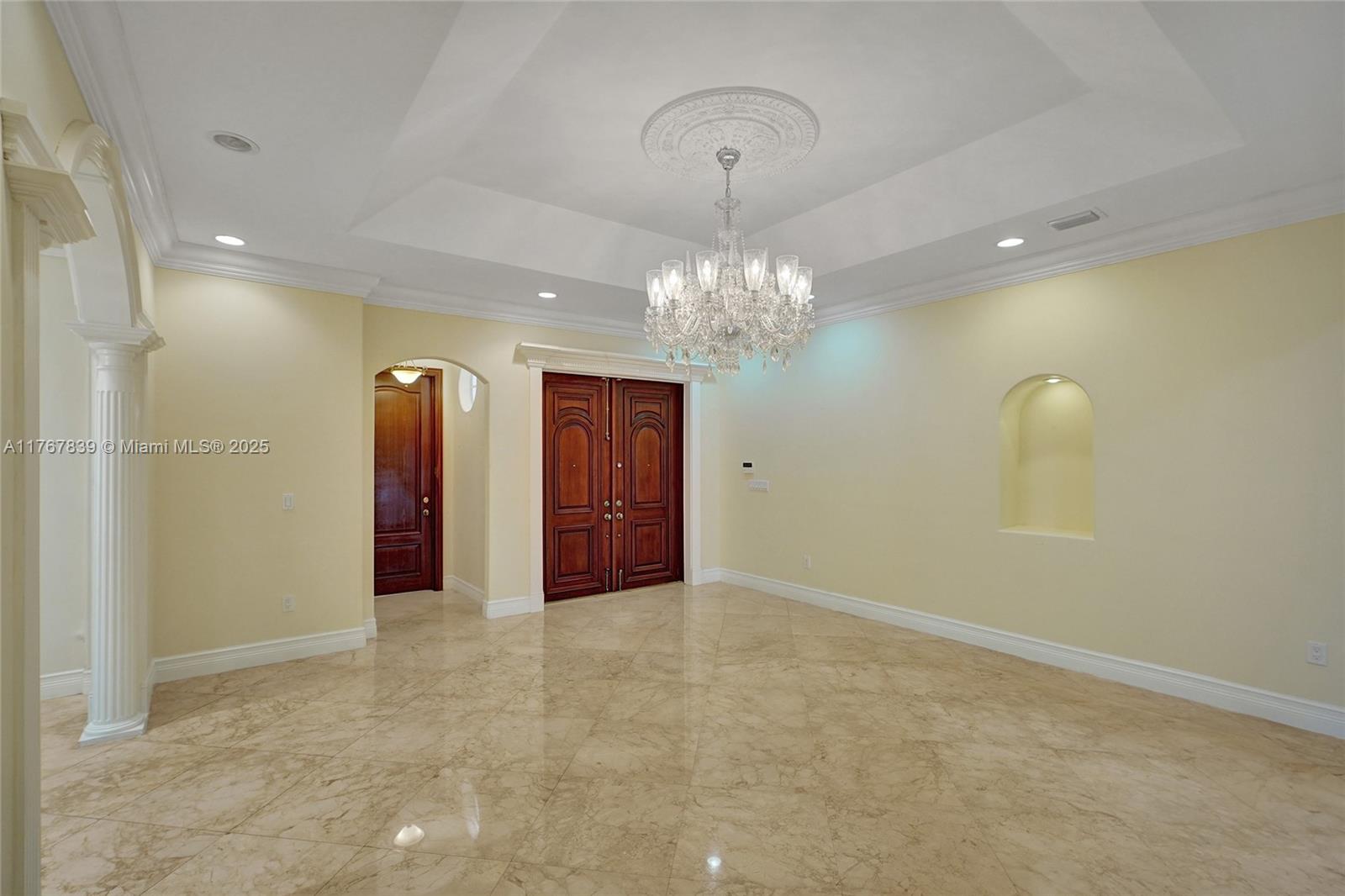 450 Esplanade Dr
