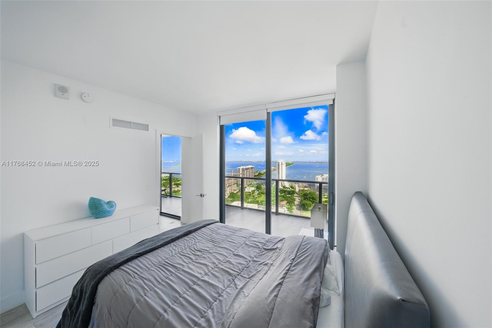 121 NE 34th St # 2805