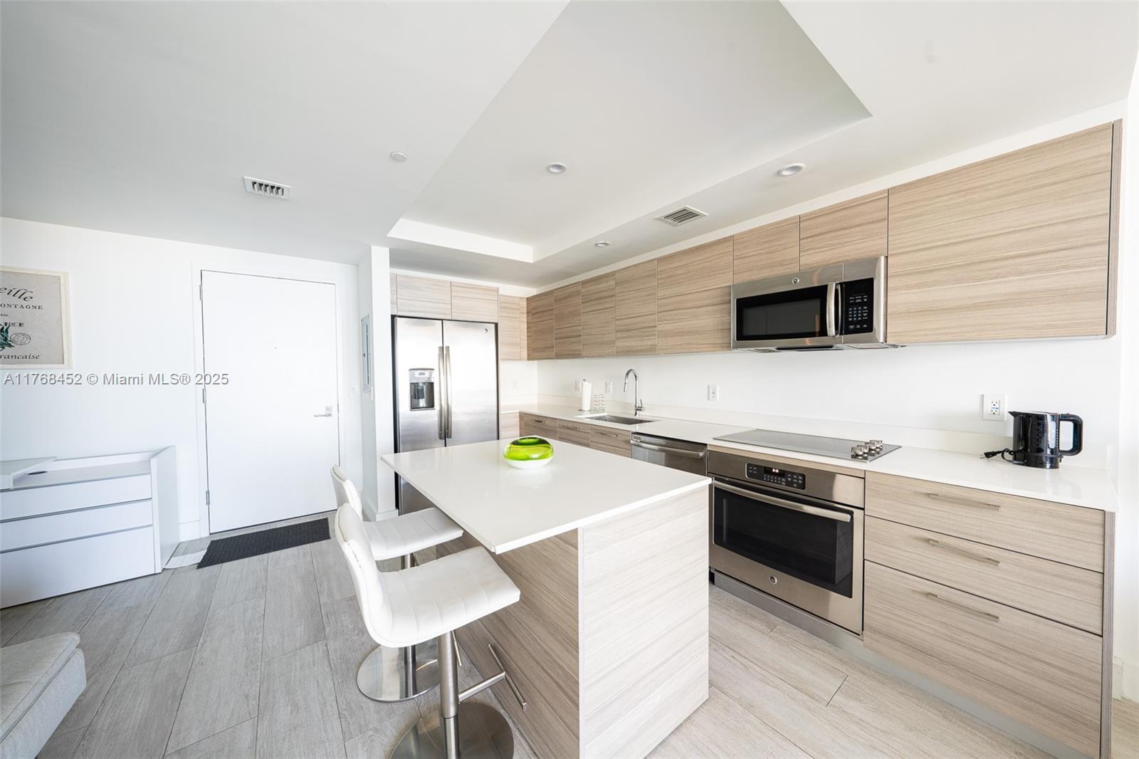 121 NE 34th St # 2805