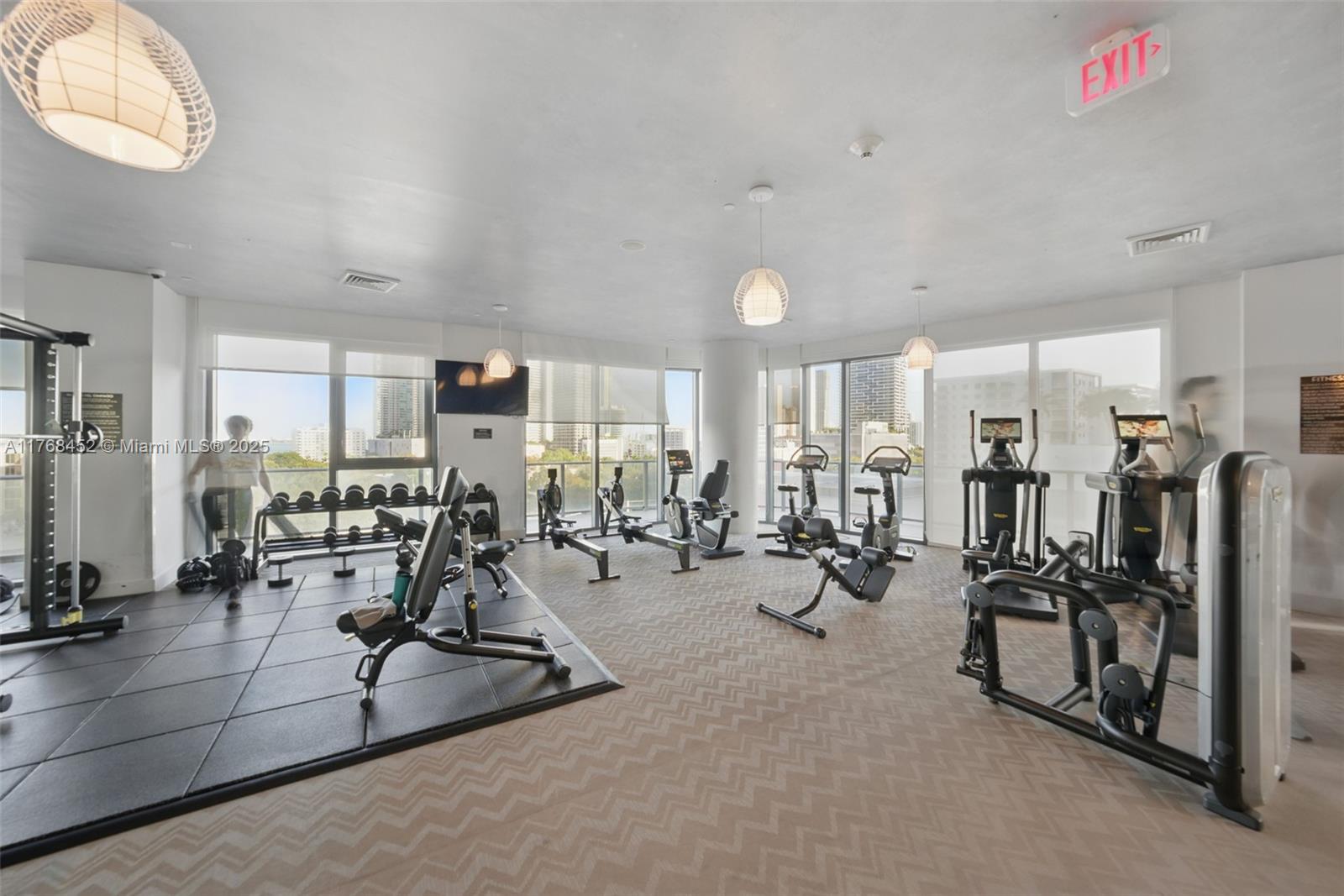 121 NE 34th St # 2805