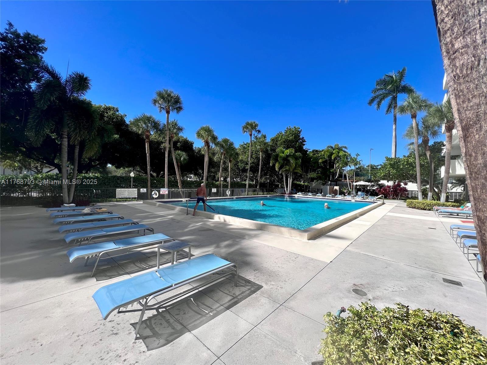 3200 N Port Royale Dr N # 1010