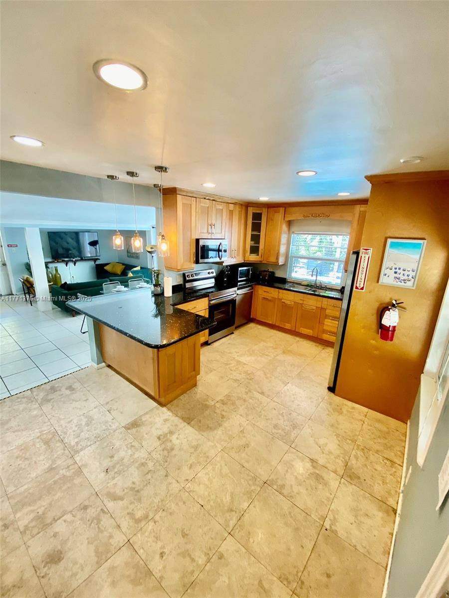 1310 NE 30th St # 5 Unit: 1-5