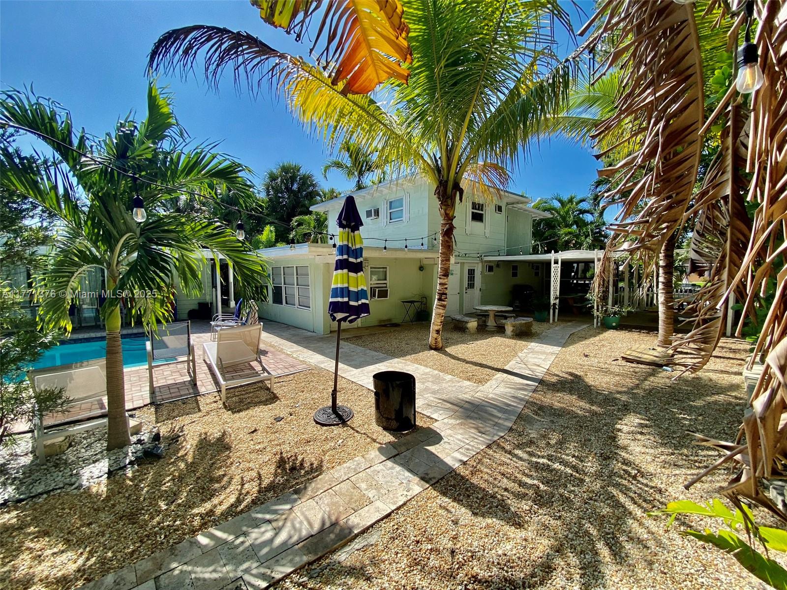 1310 NE 30th St # 5 Unit: 1-5