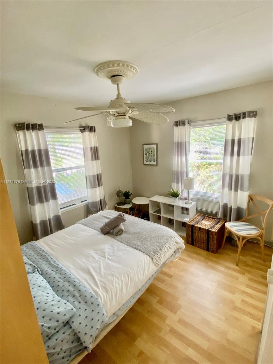 1310 NE 30th St # 5 Unit: 1-5