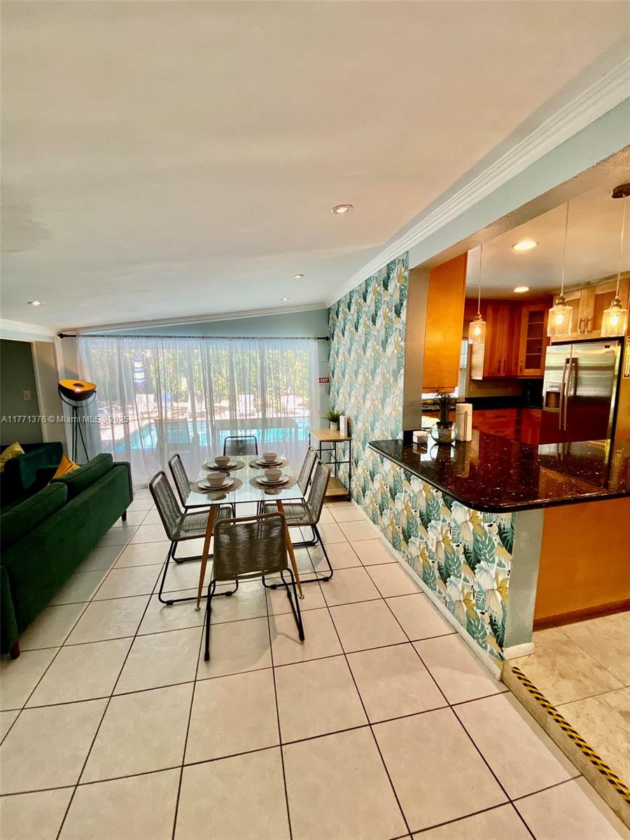 1310 NE 30th St # 5 Unit: 1-5